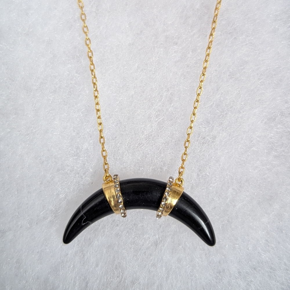 Stella & Dot Arc Pendant Necklace in Gold & Black